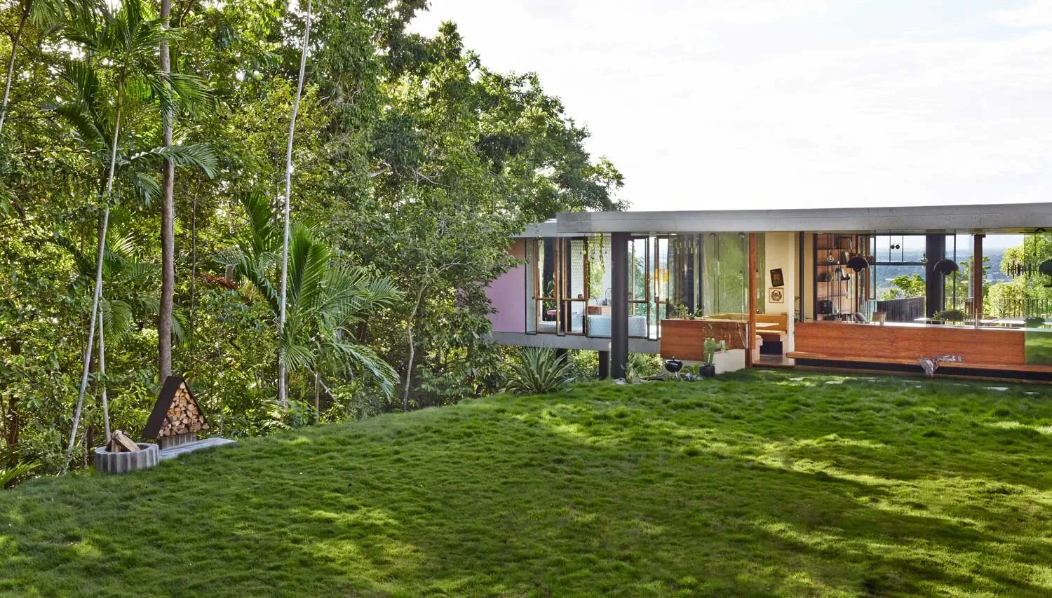 Planchonella House by Jesse Bennett Architect | Yellowtrace