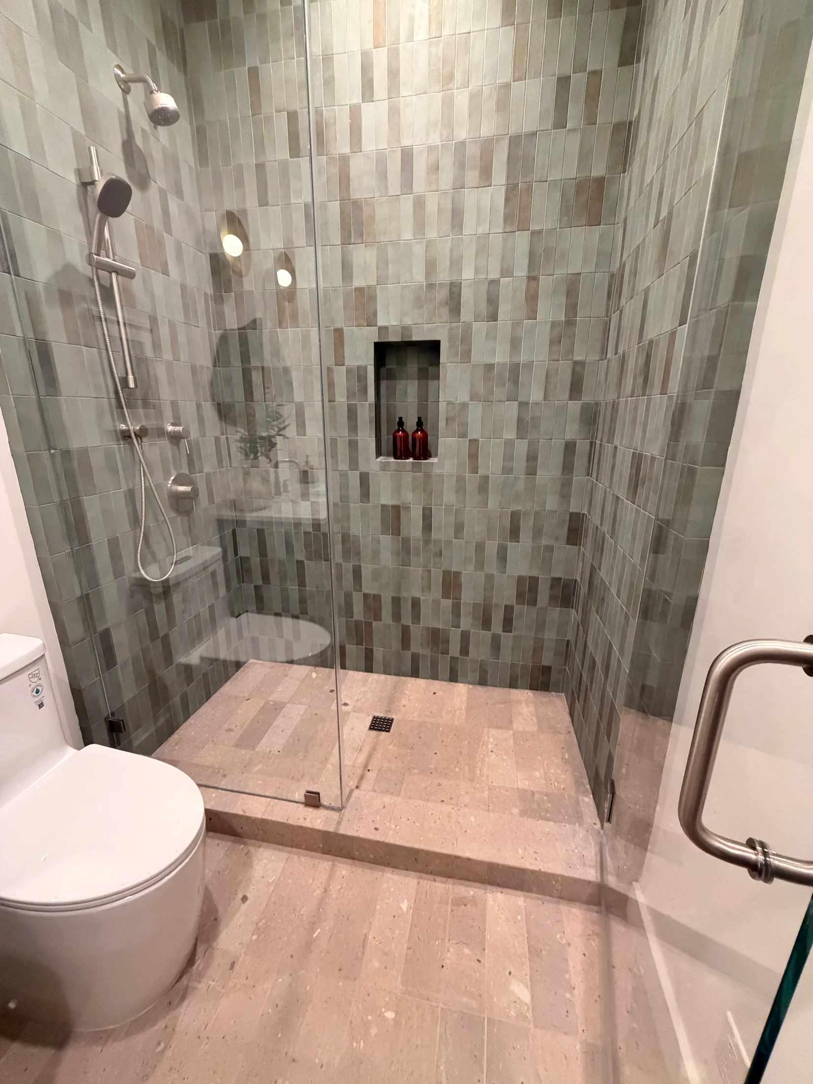 Bathroom interior — photo 11