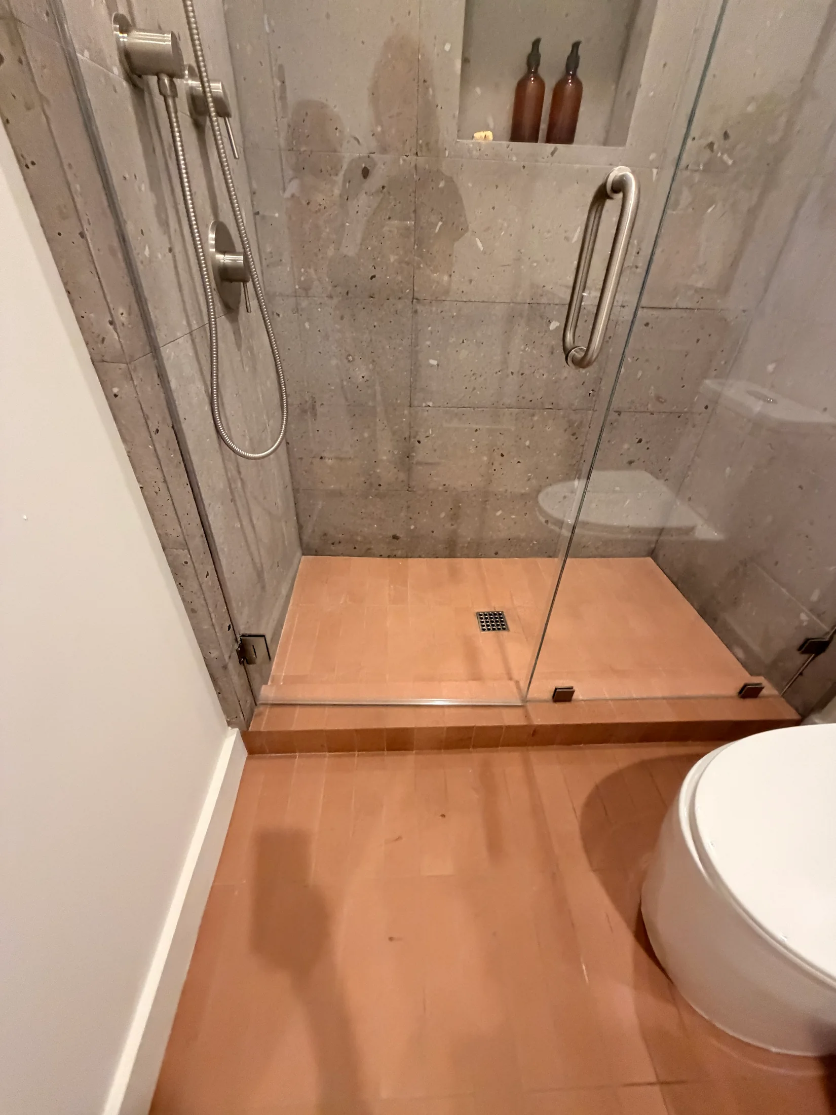 Bathroom interior — photo 12