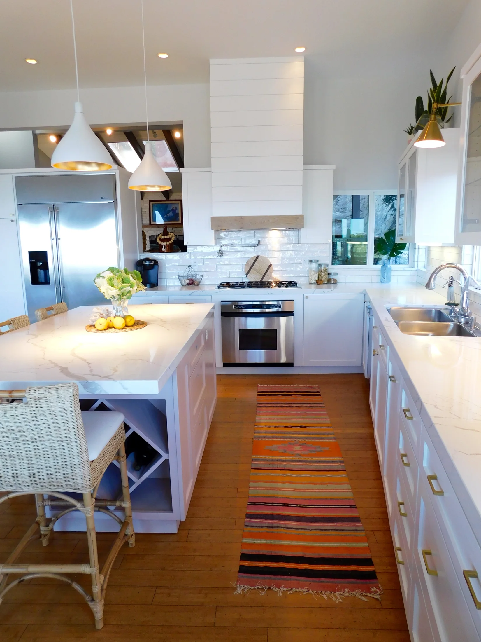 Kitchen interior — photo 33
