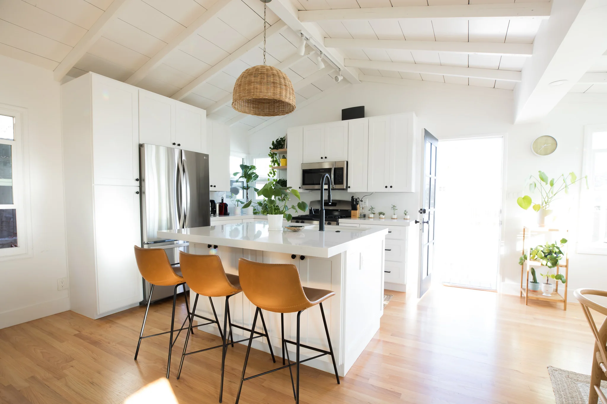 Kitchen interior — photo 37