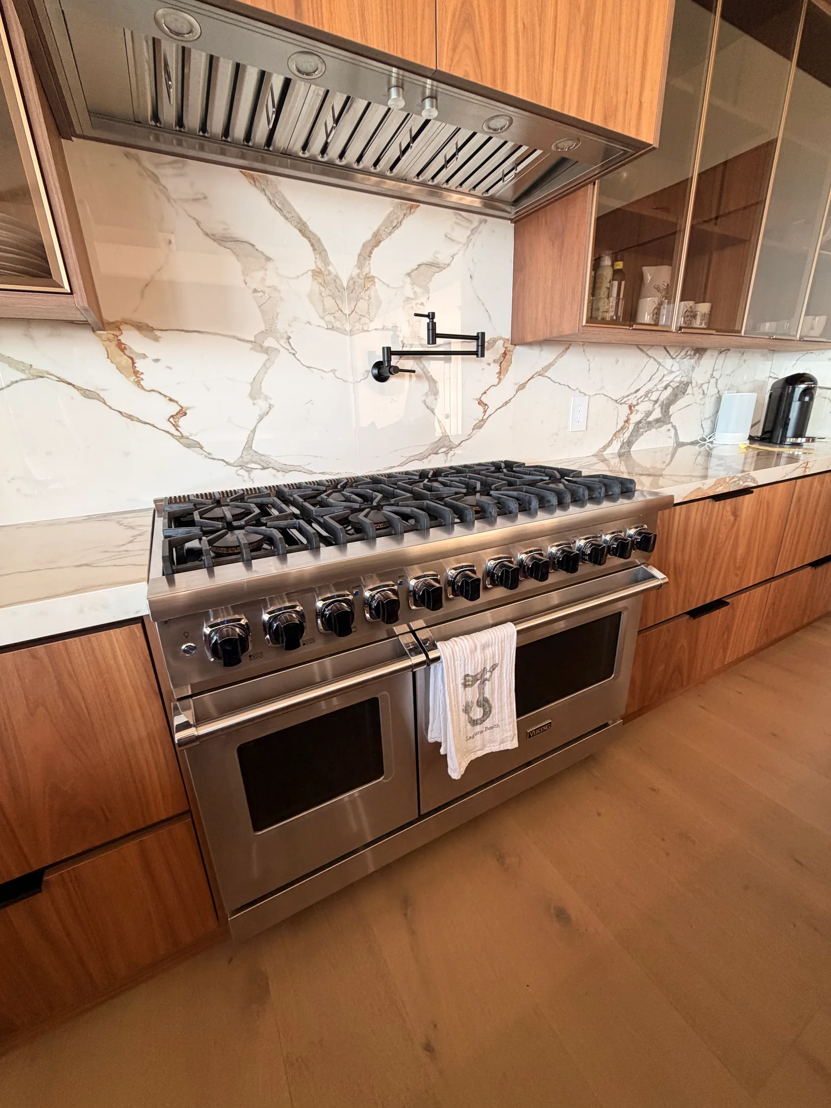 Kitchen interior — photo 41