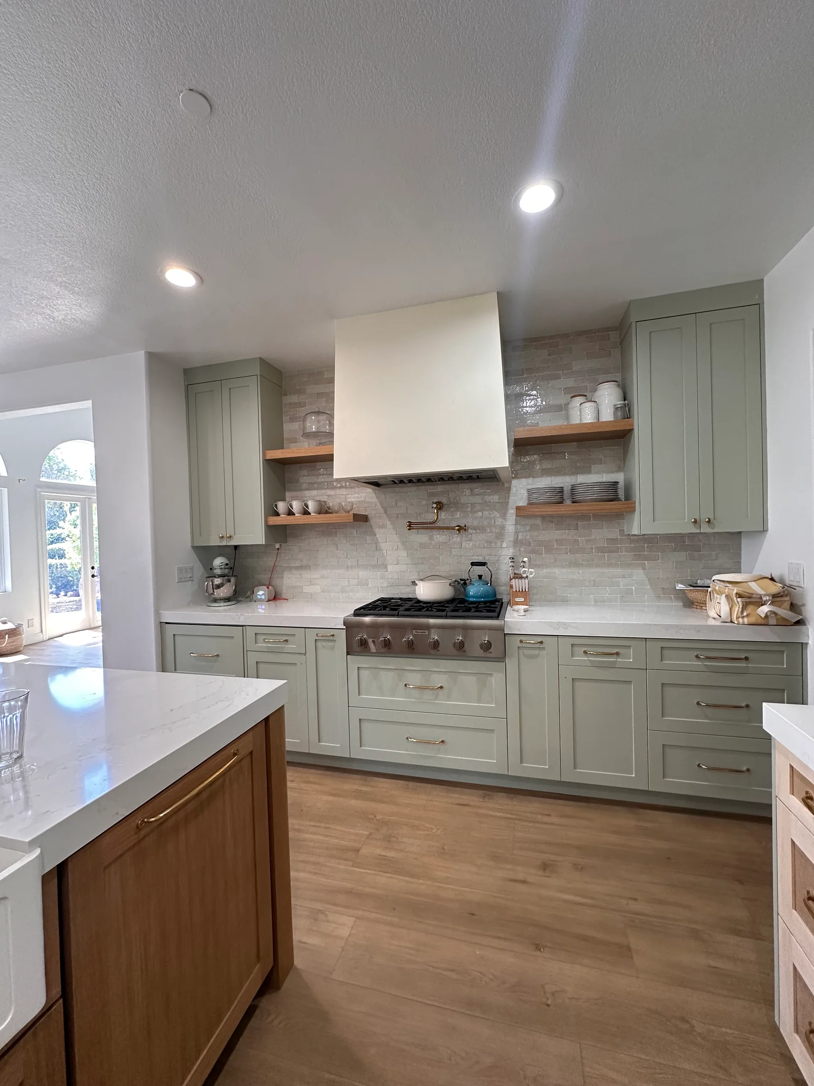 Kitchen interior — photo 51