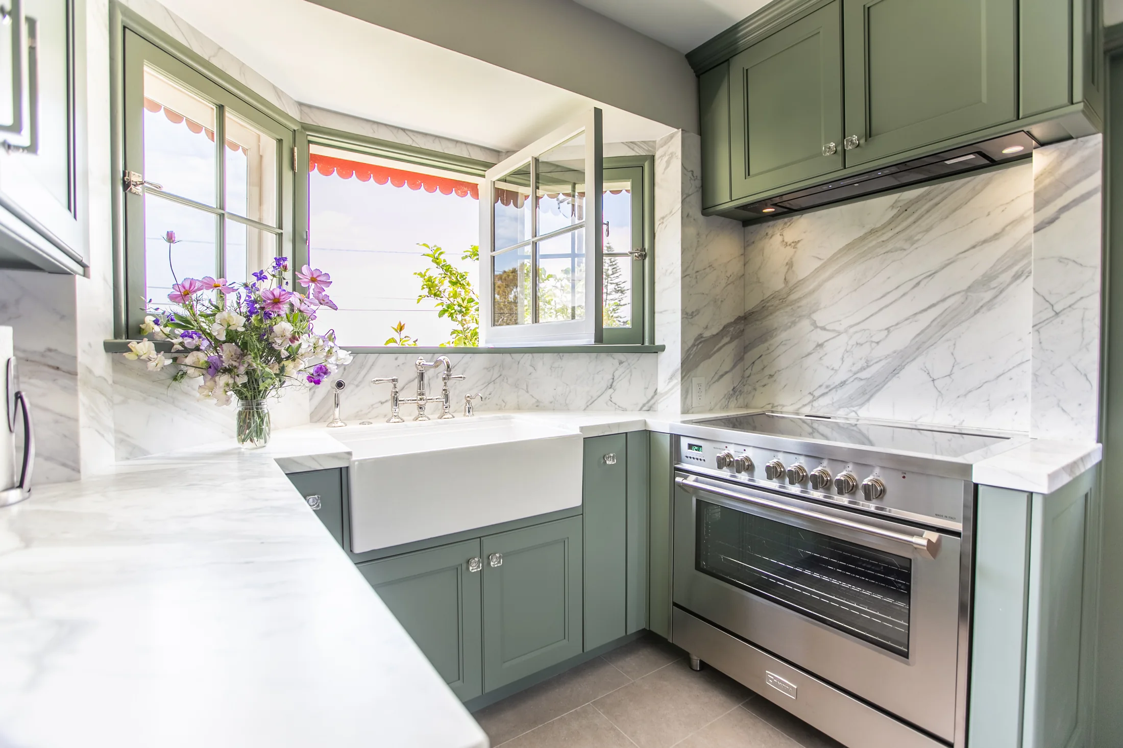 Kitchen interior — photo 72