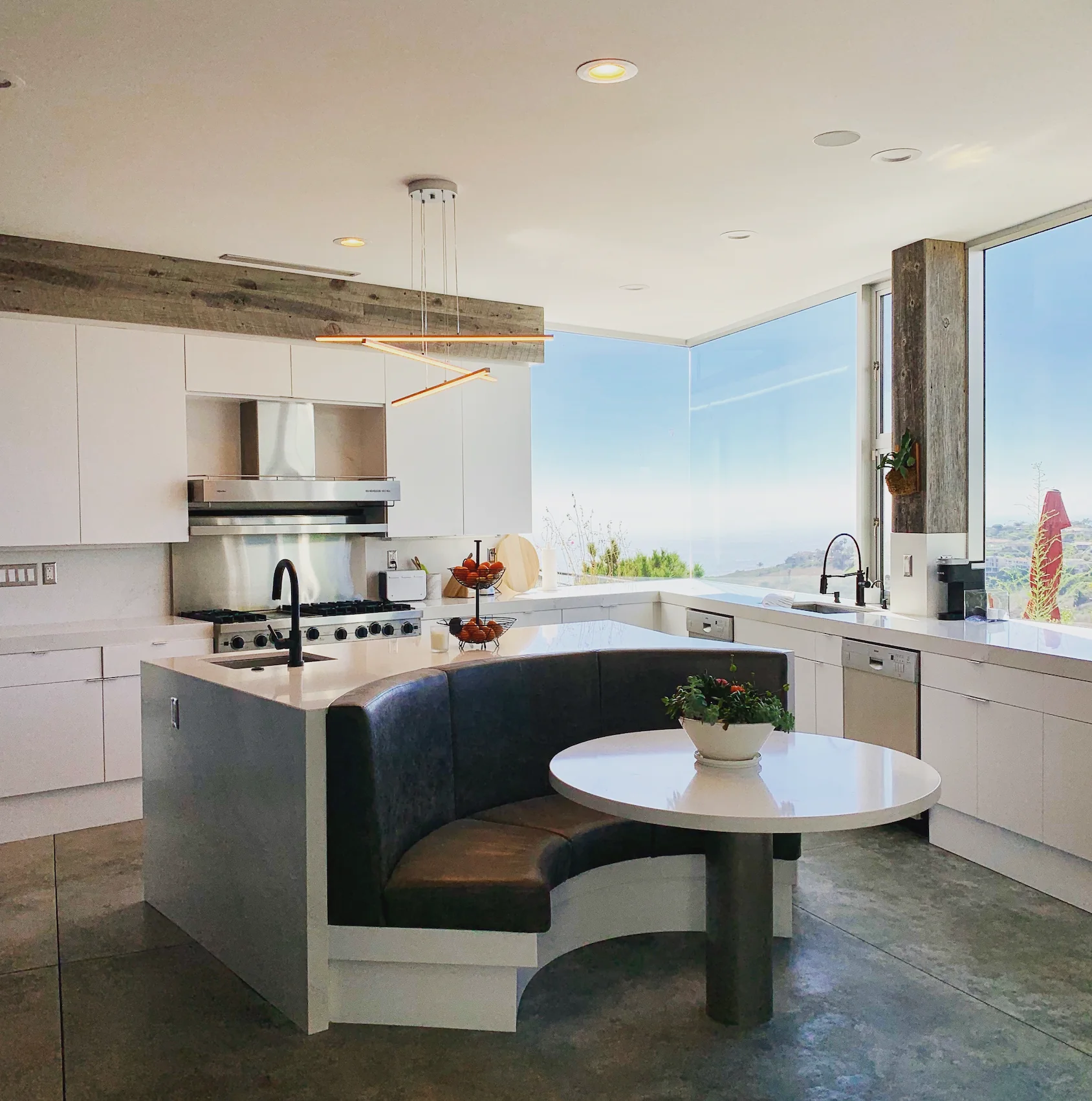 Kitchen interior — photo 99